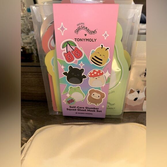 TONYMOLY Squishmallows Cam Blemish Patches, Self Care Sheet Masks & Fanny Pack - Picture 10 of 17